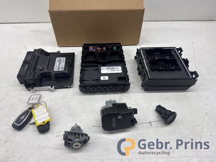 Kontaktslot + computer van een Ford Puma 1.0 Ti-VCT EcoBoost mHEV 12V 2022