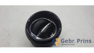 Gebruikte Luchtrooster Dashboard Renault Zoé (AG) R90 Prijs € 20,00 Margeregeling aangeboden door Autorec. Gebr. Prins b.v.