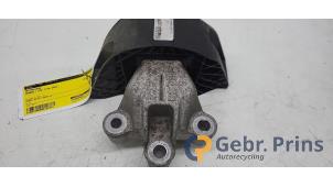 Gebruikte Motorsteun Renault Zoé (AG) R90 Prijs € 30,00 Margeregeling aangeboden door Autorec. Gebr. Prins b.v.