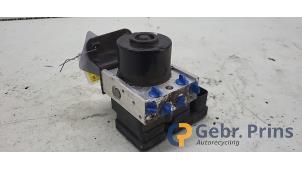 Gebruikte ABS Pomp Renault Twingo II (CN) 1.2 16V Prijs € 40,00 Margeregeling aangeboden door Autorec. Gebr. Prins b.v.