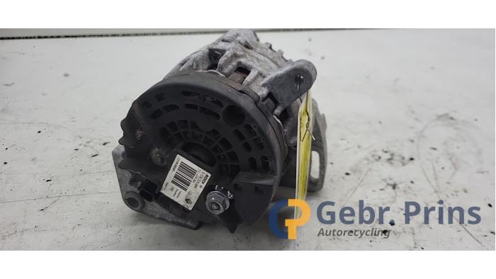 Dynamo van een Renault Twingo II (CN) 1.2 16V 2012