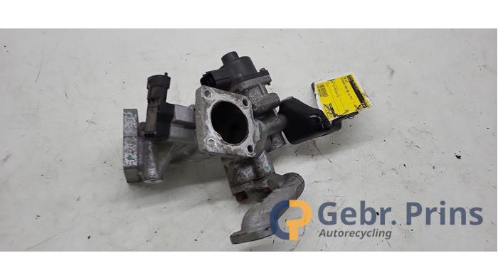 Gebruikte Uitlaat gasklep (EGR) Mitsubishi Space Star (A0) 1.0 12V Prijs € 75,00 Margeregeling aangeboden door Autorec. Gebr. Prins b.v.