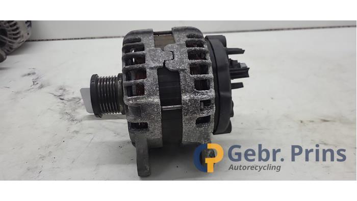 Dynamo van een Nissan Qashqai (J11) 1.2 DIG-T 16V 2017