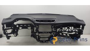 Gebruikte Dashboard Nissan Qashqai (J11) 1.2 DIG-T 16V Prijs € 300,00 Margeregeling aangeboden door Autorec. Gebr. Prins b.v.