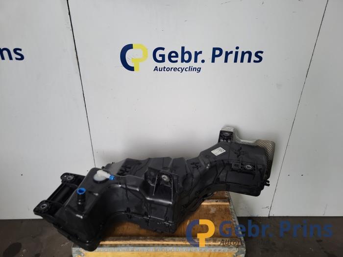 Gebruikte Ureumreservoir Ford Transit Connect (PJ2) 1.5 EcoBlue Prijs € 484,00 Inclusief btw aangeboden door Autorec. Gebr. Prins b.v.