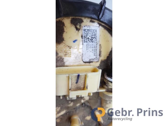 Gebruikte Tank element Pomp Ford Transit Connect (PJ2) 1.5 EcoBlue Prijs € 60,50 Inclusief btw aangeboden door Autorec. Gebr. Prins b.v.