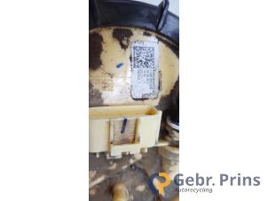Gebruikte Tank element Pomp Ford Transit Connect (PJ2) 1.5 EcoBlue Prijs € 60,50 Inclusief btw aangeboden door Autorec. Gebr. Prins b.v.