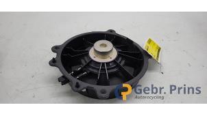 Gebruikte Luidspreker Tesla Model 3 Standard RWD Plus 60 kWh Prijs € 50,00 Margeregeling aangeboden door Autorec. Gebr. Prins b.v.