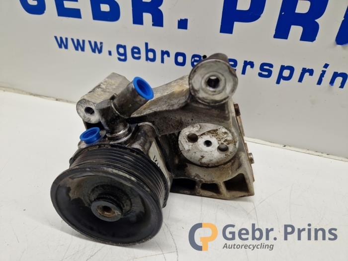 Gebruikte Servopomp Fiat Ducato (250) 2.3 D 130 Multijet Prijs € 90,75 Inclusief btw aangeboden door Autorec. Gebr. Prins b.v.