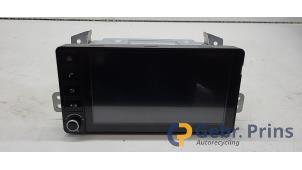 Gebruikte Display Multi Media regelunit Mitsubishi Space Star (A0) 1.2 12V Prijs € 250,00 Margeregeling aangeboden door Autorec. Gebr. Prins b.v.