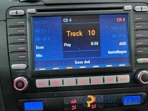 Gebruikte Display Multi Media regelunit Volkswagen Golf V (1K1) 1.6 FSI 16V Prijs € 100,00 Margeregeling aangeboden door Autorec. Gebr. Prins b.v.