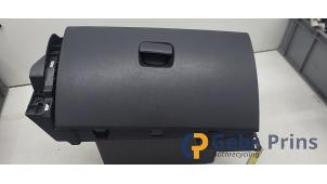 Gebruikte Dashboardkastje Renault Trafic (1FL/2FL/3FL/4FL) 1.6 dCi Twin Turbo Prijs € 36,30 Inclusief btw aangeboden door Autorec. Gebr. Prins b.v.