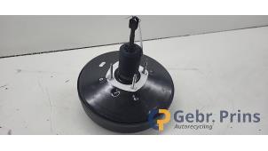 Gebruikte Rembekrachtiger Renault Trafic (1FL/2FL/3FL/4FL) 1.6 dCi Twin Turbo Prijs € 72,60 Inclusief btw aangeboden door Autorec. Gebr. Prins b.v.