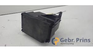 Gebruikte Zekeringkast Renault Trafic (1FL/2FL/3FL/4FL) 1.6 dCi Twin Turbo Prijs € 72,60 Inclusief btw aangeboden door Autorec. Gebr. Prins b.v.