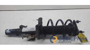 Gebruikte Mac Phersonpoot links-voor Volvo V40 (MV) 2.0 D4 16V Prijs € 50,00 Margeregeling aangeboden door Autorec. Gebr. Prins b.v.