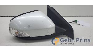 Gebruikte Buitenspiegel rechts Volvo V40 (MV) 2.0 D4 16V Prijs € 60,00 Margeregeling aangeboden door Autorec. Gebr. Prins b.v.