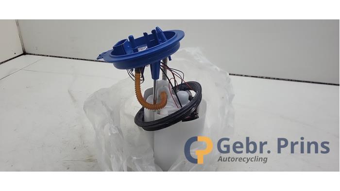 Brandstofpomp Elektrisch van een Volkswagen Polo VI (AW1) 1.0 TSI 12V 2024