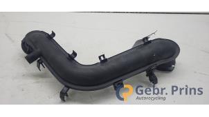Gebruikte Intercooler Buis Volkswagen Polo VI (AW1) 1.0 TSI 12V Prijs € 40,00 Margeregeling aangeboden door Autorec. Gebr. Prins b.v.