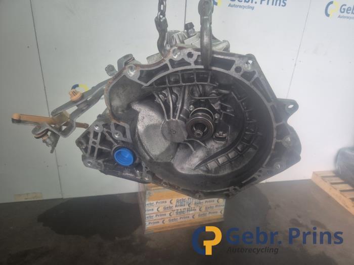 Gebruikte Versnellingsbak Opel Corsa D 1.4 16V Twinport Prijs € 250,00 Margeregeling aangeboden door Autorec. Gebr. Prins b.v.
