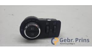 Gebruikte Schakelaar Licht Chevrolet Cruze (305) 1.8 16V VVT Prijs € 30,00 Margeregeling aangeboden door Autorec. Gebr. Prins b.v.