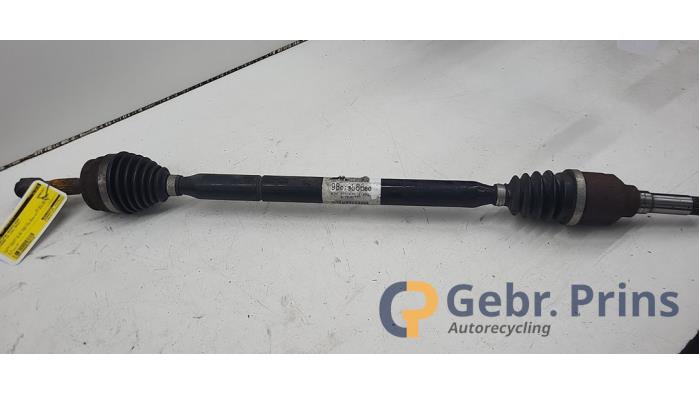 Gebruikte Aandrijfas rechts-voor Citroen C3 (SC) 1.2 VTi 82 12V Prijs € 40,00 Margeregeling aangeboden door Autorec. Gebr. Prins b.v.