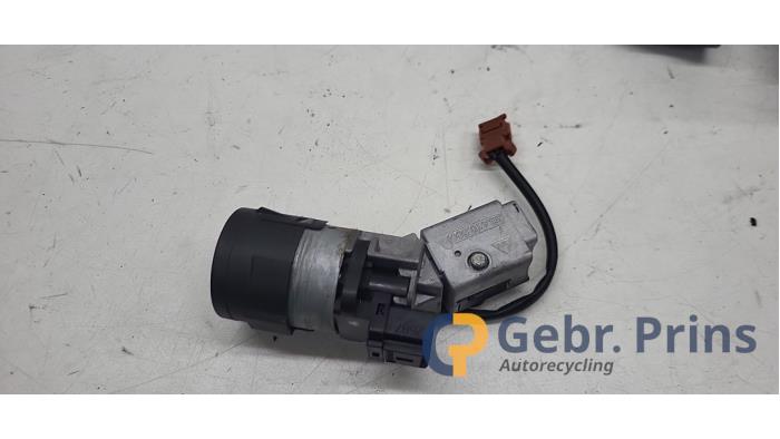 Gebruikte Kontaktslot + computer Peugeot 308 (4A/C) 1.6 16V THP 150 Prijs € 100,00 Margeregeling aangeboden door Autorec. Gebr. Prins b.v.