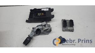 Gebruikte Kontaktslot + computer Opel Corsa D 1.4 16V Twinport Prijs € 100,00 Margeregeling aangeboden door Autorec. Gebr. Prins b.v.