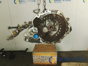 Gebruikte Versnellingsbak Opel Astra H GTC (L08) 1.8 16V Prijs € 200,00 Margeregeling aangeboden door Autorec. Gebr. Prins b.v.