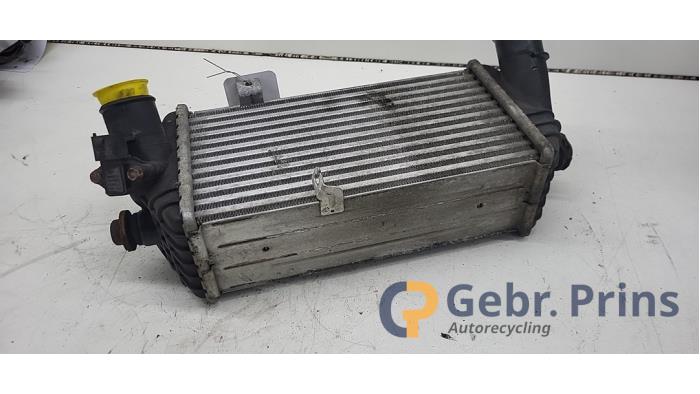 Intercooler van een Hyundai i20 1.1 CRDi VGT 12V 2014