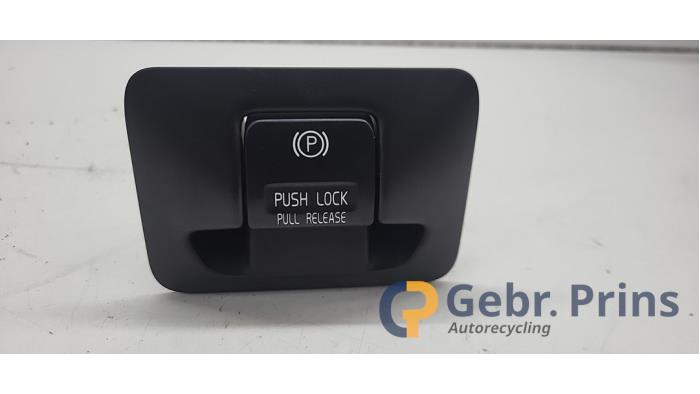 Gebruikte Handrem schakelaar Volvo V60 I (FW/GW) 1.6 T3 16V Prijs € 15,00 Margeregeling aangeboden door Autorec. Gebr. Prins b.v.