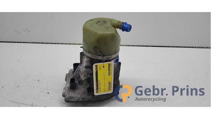 Gebruikte Servopomp Volvo V60 I (FW/GW) 1.6 T3 16V Prijs € 150,00 Margeregeling aangeboden door Autorec. Gebr. Prins b.v.