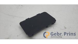 Gebruikte Wireless charger Volkswagen Golf VIII (CD1) 2.0 GTI 16V Prijs € 50,00 Margeregeling aangeboden door Autorec. Gebr. Prins b.v.