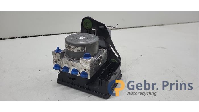 Gebruikte ABS Pomp Volkswagen Golf VIII (CD1) 2.0 GTI 16V Prijs € 150,00 Margeregeling aangeboden door Autorec. Gebr. Prins b.v.