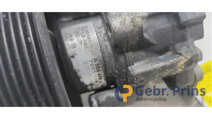 Stuurbekrachtiging Pomp van een Mercedes-Benz ML II (164/4JG) 3.0 ML-280 CDI 4-Matic V6 24V 2009