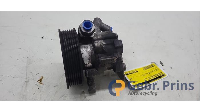 Stuurbekrachtiging Pomp van een Mercedes-Benz ML II (164/4JG) 3.0 ML-280 CDI 4-Matic V6 24V 2009