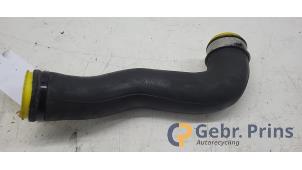 Gebruikte Intercooler Slang Mercedes ML II (164/4JG) 3.0 ML-280 CDI 4-Matic V6 24V Prijs € 20,00 Margeregeling aangeboden door Autorec. Gebr. Prins b.v.