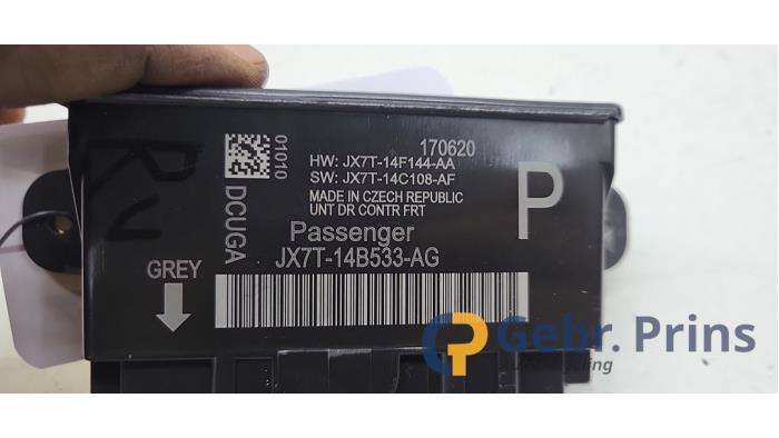 Centrale Deurvergrendelings Module van een Ford Focus 4 Wagon 1.0 Ti-VCT EcoBoost 12V 100 2020