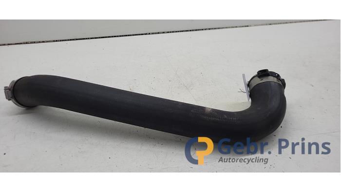 Gebruikte Intercooler Slang Ford Focus 4 Wagon 1.0 Ti-VCT EcoBoost 12V 100 Prijs € 30,00 Margeregeling aangeboden door Autorec. Gebr. Prins b.v.