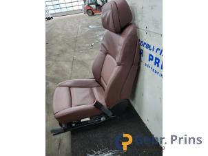 Gebruikte Stoel rechts BMW 7 serie (F01/02/03/04) 740d 24V Prijs € 250,00 Margeregeling aangeboden door Autorec. Gebr. Prins b.v.
