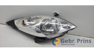 Gebruikte Koplamp rechts Chevrolet Spark (M300) 1.0 16V Prijs € 60,00 Margeregeling aangeboden door Autorec. Gebr. Prins b.v.