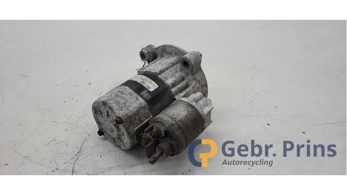 Startmotor van een Peugeot 206+ (2L/M) 1.4 XS 2011