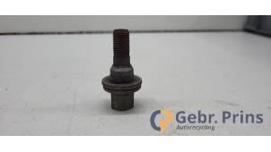 Gebruikte Wielbouten set Peugeot 308 (L3/L8/LB/LH/LP) 1.2 12V e-THP PureTech 130 Prijs € 20,00 Margeregeling aangeboden door Autorec. Gebr. Prins b.v.