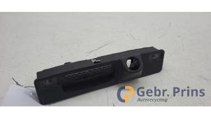 Gebruikte Handgreep Achterklep Ford Fiesta 7 1.0 EcoBoost 12V 100 Prijs € 50,00 Margeregeling aangeboden door Autorec. Gebr. Prins b.v.