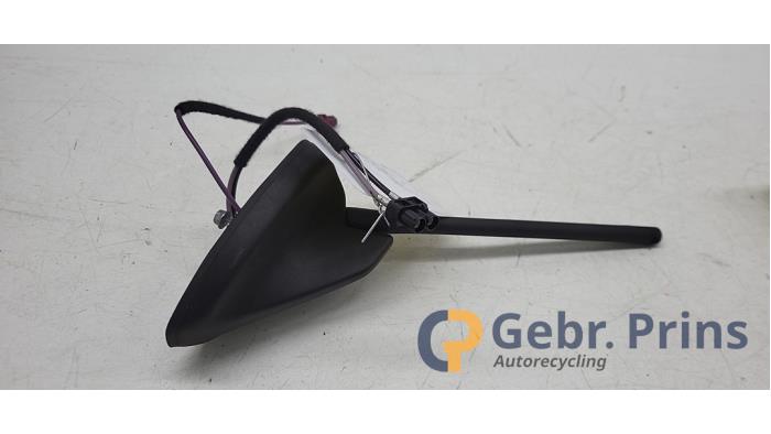 Gebruikte Antenne Ford Fiesta 7 1.0 EcoBoost 12V 100 Prijs € 20,00 Margeregeling aangeboden door Autorec. Gebr. Prins b.v.