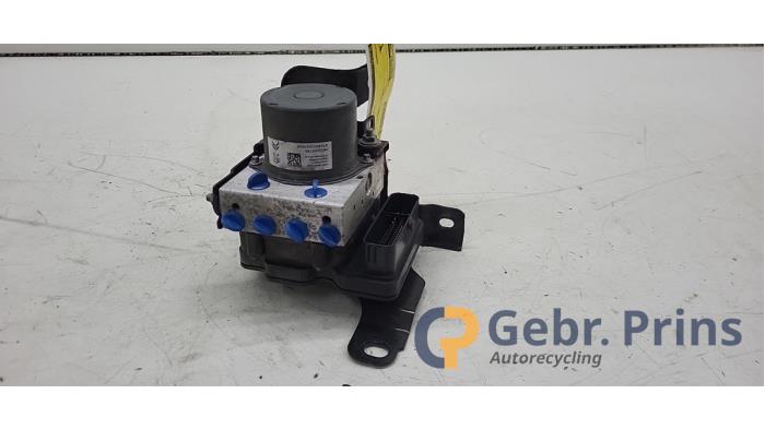 Gebruikte ABS Pomp Peugeot 308 (L3/L8/LB/LH/LP) 1.2 12V e-THP PureTech 130 Prijs € 100,00 Margeregeling aangeboden door Autorec. Gebr. Prins b.v.