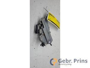 Gebruikte Brandstofpomp module Lexus IS (E2) 250 2.5 V6 24V Prijs € 40,00 Margeregeling aangeboden door Autorec. Gebr. Prins b.v.