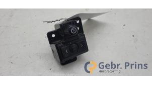 Gebruikte Cockpit dimmer Lexus IS (E2) 250 2.5 V6 24V Prijs € 20,00 Margeregeling aangeboden door Autorec. Gebr. Prins b.v.
