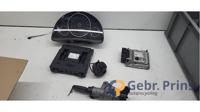Gebruikte Kontaktslot + computer Volkswagen Up! (121) 1.0 12V 75 Prijs € 150,00 Margeregeling aangeboden door Autorec. Gebr. Prins b.v.