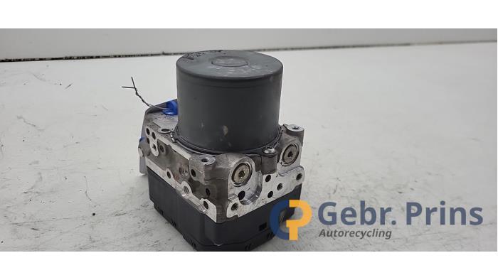 Gebruikte ABS Pomp Lexus IS (E2) 250 2.5 V6 24V Prijs € 150,00 Margeregeling aangeboden door Autorec. Gebr. Prins b.v.