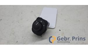Gebruikte Spiegel Schakelaar Fiat Panda/Pandina (312) 0.9 TwinAir Turbo 85 Prijs € 10,00 Margeregeling aangeboden door Autorec. Gebr. Prins b.v.